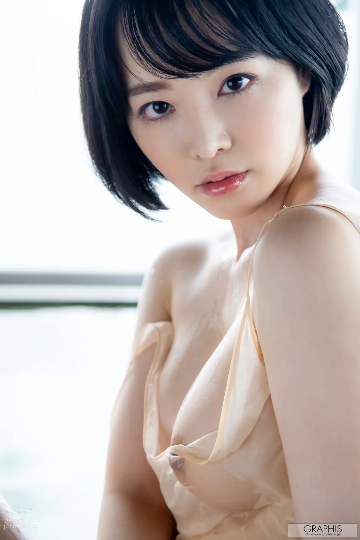 [Graphis] 2020-08-24 Tsubaki Sannomiya 三宮つばき 『 first gravure 』 89