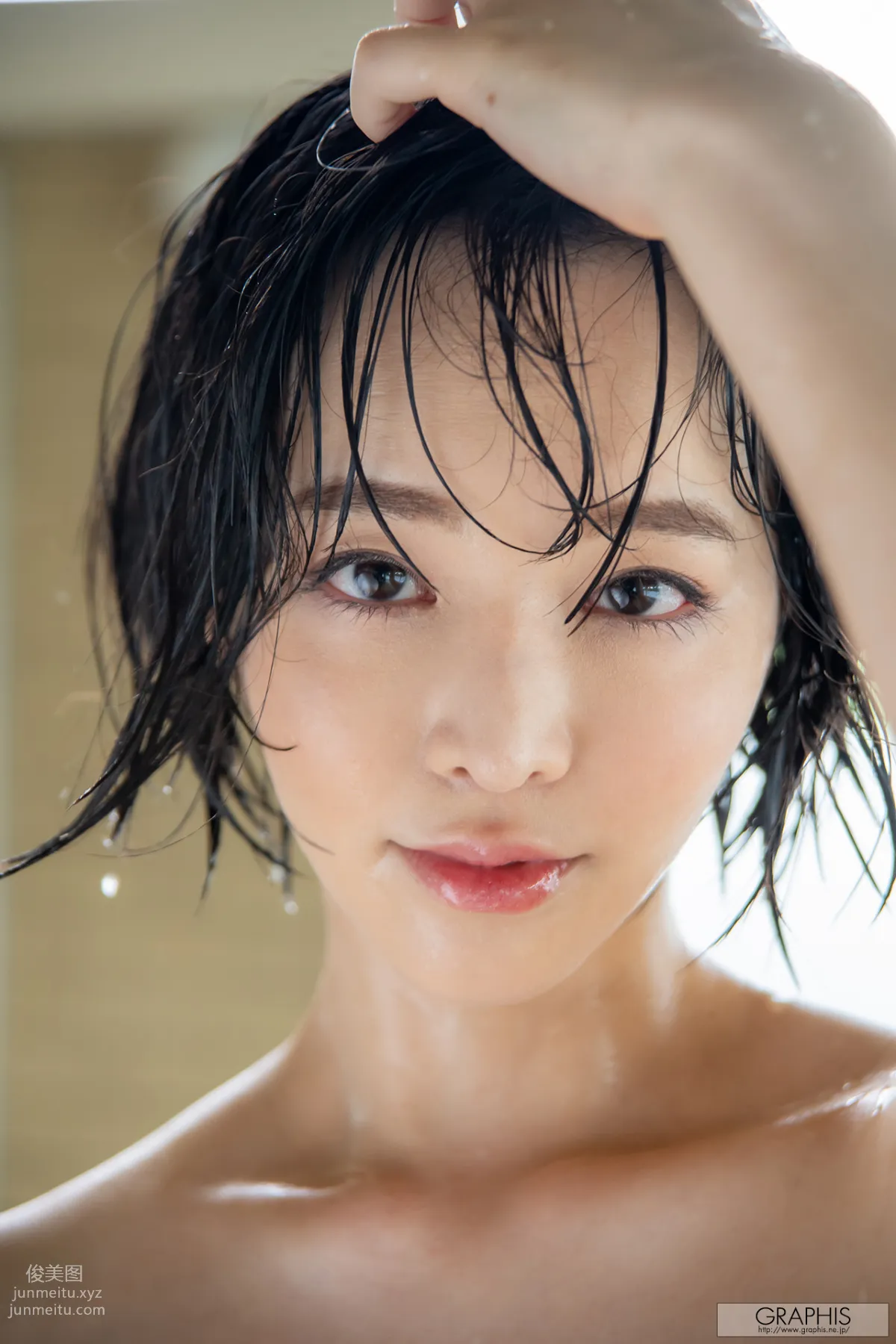 [Graphis] 2020-08-24 Tsubaki Sannomiya 三宮つばき 『 first gravure 』 114
