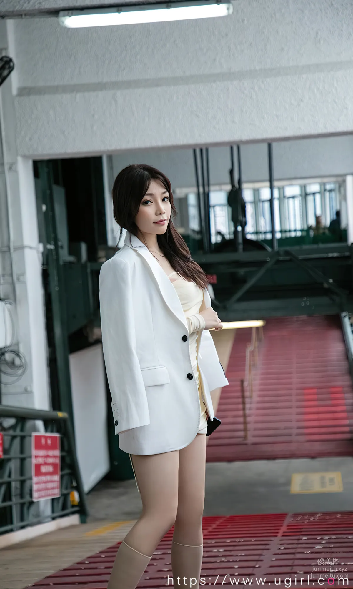 [Ugirls]愛尤物 No.2847 拂過你的風 芝芝booty [35P] 24