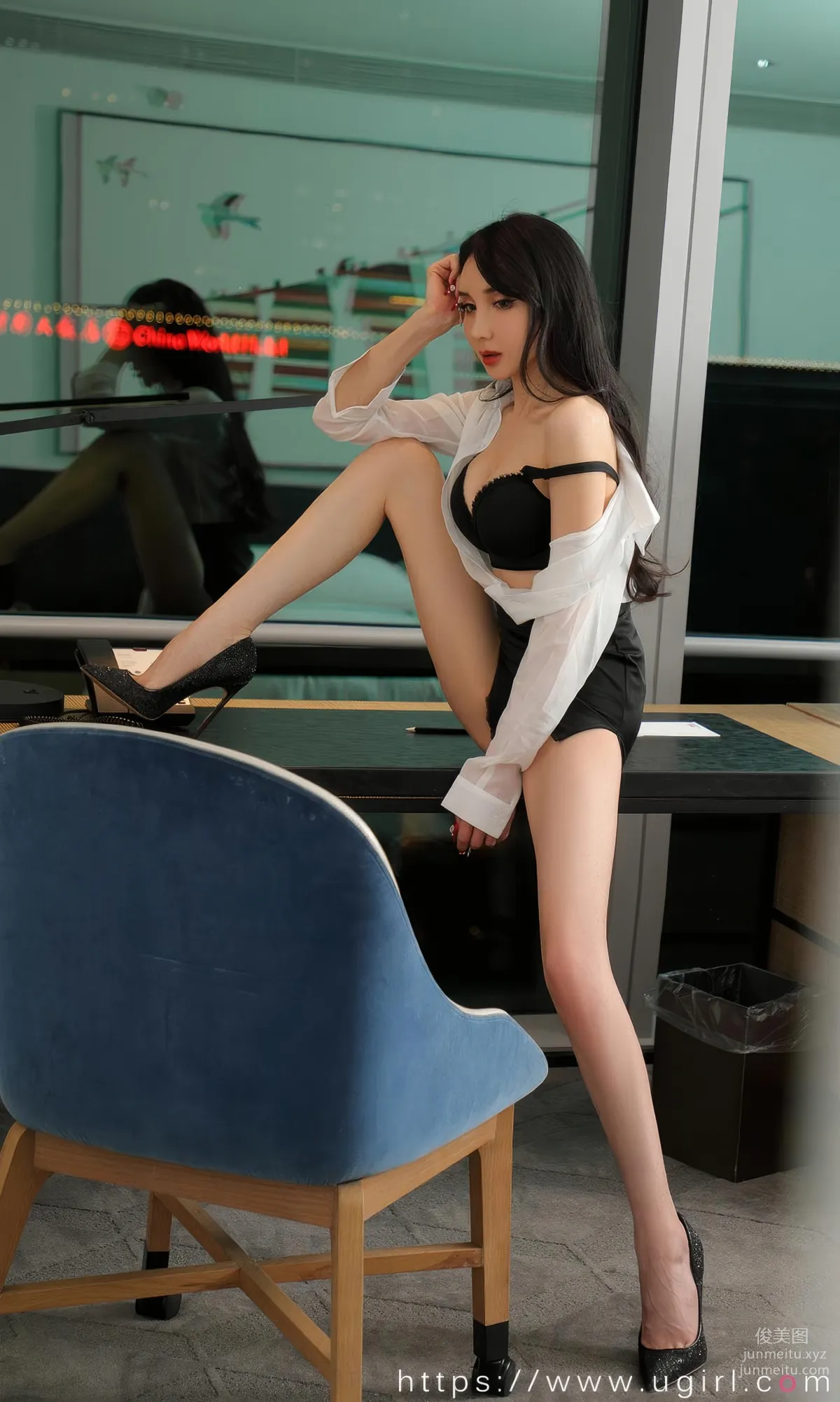 [Ugirls]愛尤物 No.2941 職場巅峰 阿依努爾瓦娅 [35P] 34