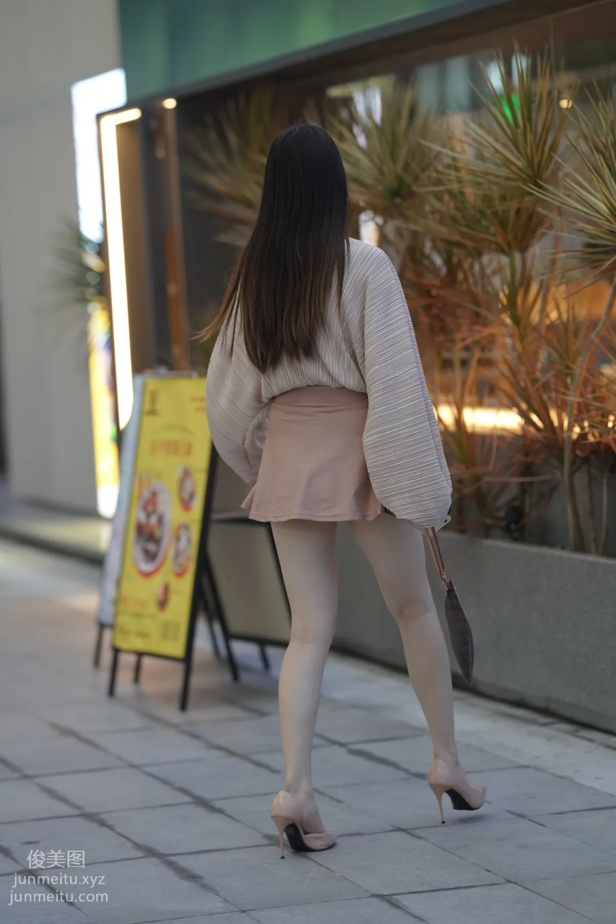 魔鏡街拍 NO.167 可愛的粉色短裙小姐姐[493P] 150