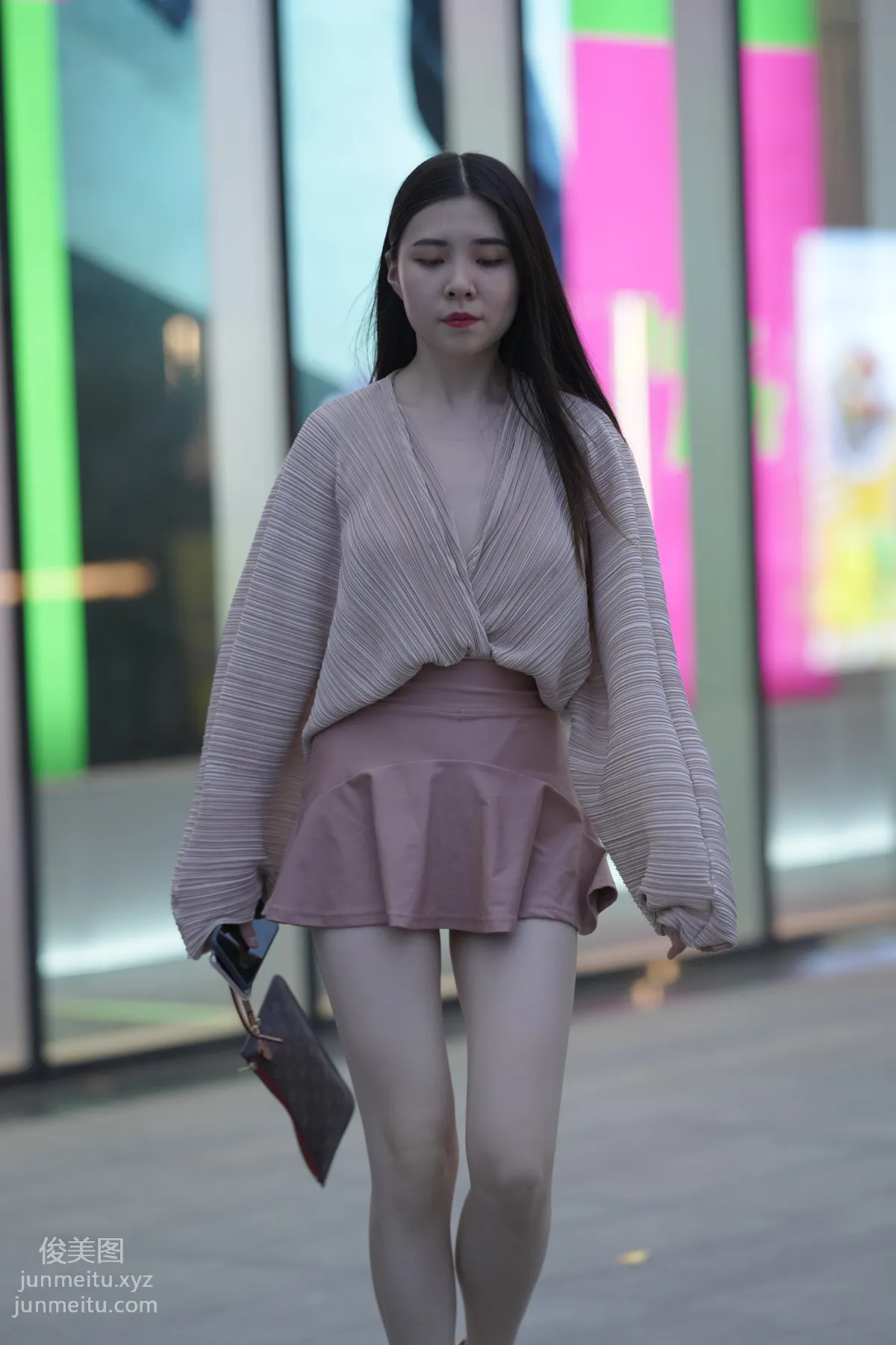 魔鏡街拍 NO.167 可愛的粉色短裙小姐姐[493P] 169