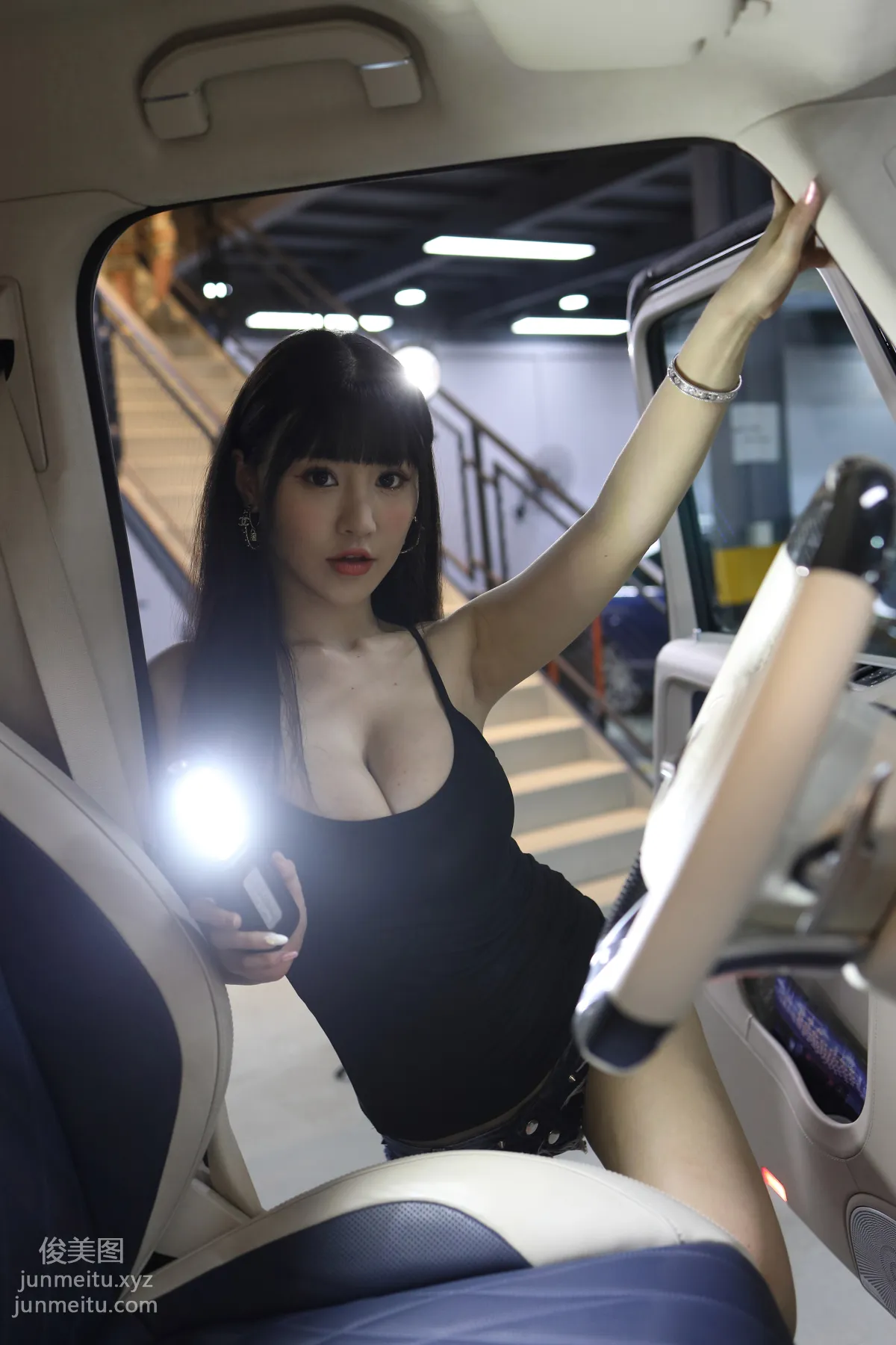 魔鏡街拍 NO.173-“稱職”的女洗車工[423P] 243