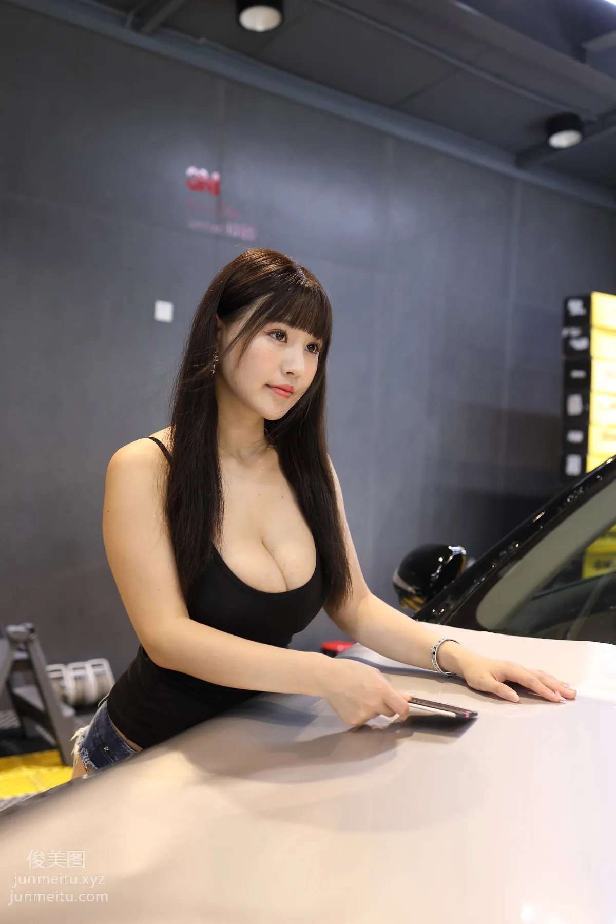 魔鏡街拍 NO.173-“稱職”的女洗車工[423P] 371