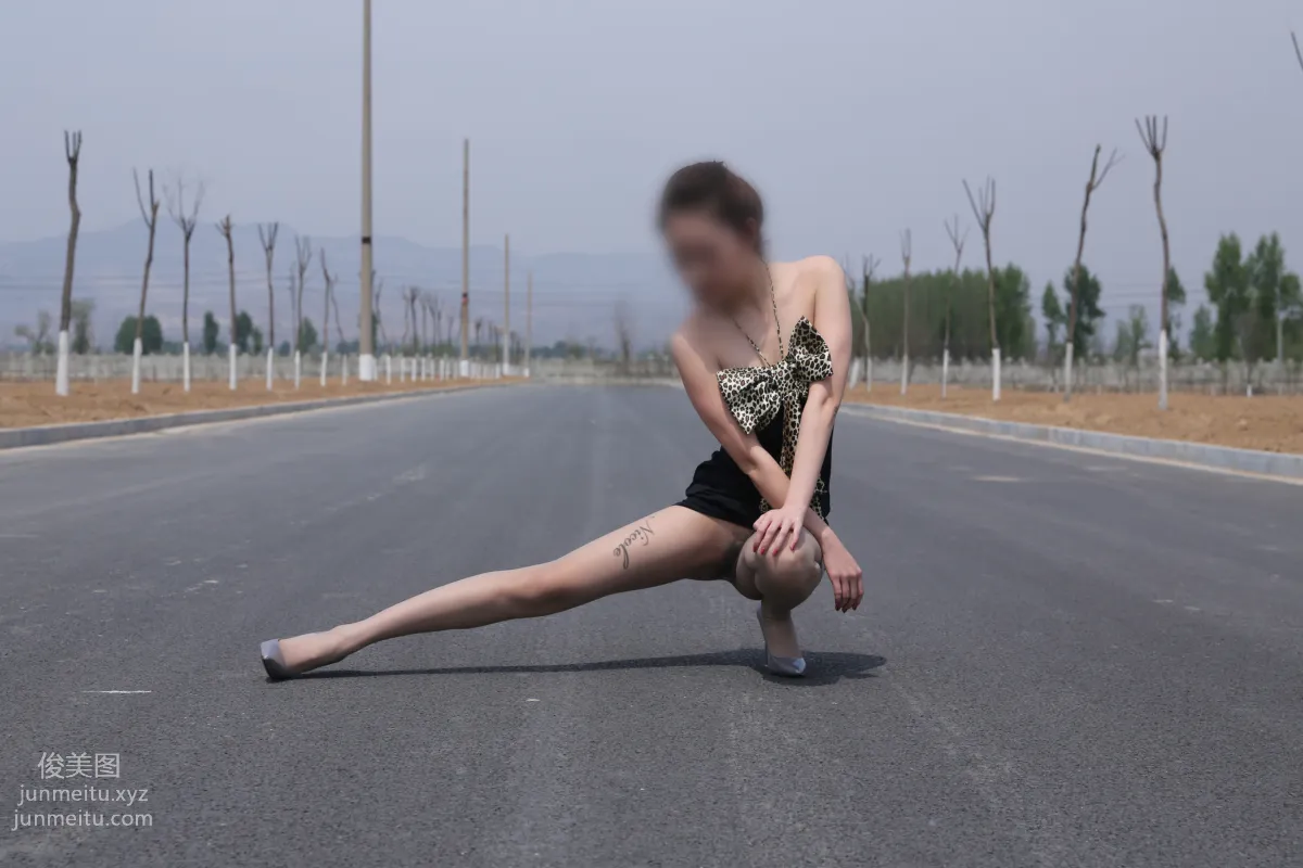 [Nicole絲足寫真] NO.004 公路 灰絲高跟 [113P] 34