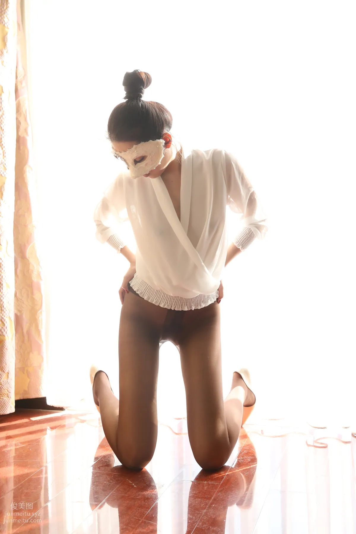 [Nicole絲足寫真] NO.015 室内-1 高跟灰絲腿 [88P] 15