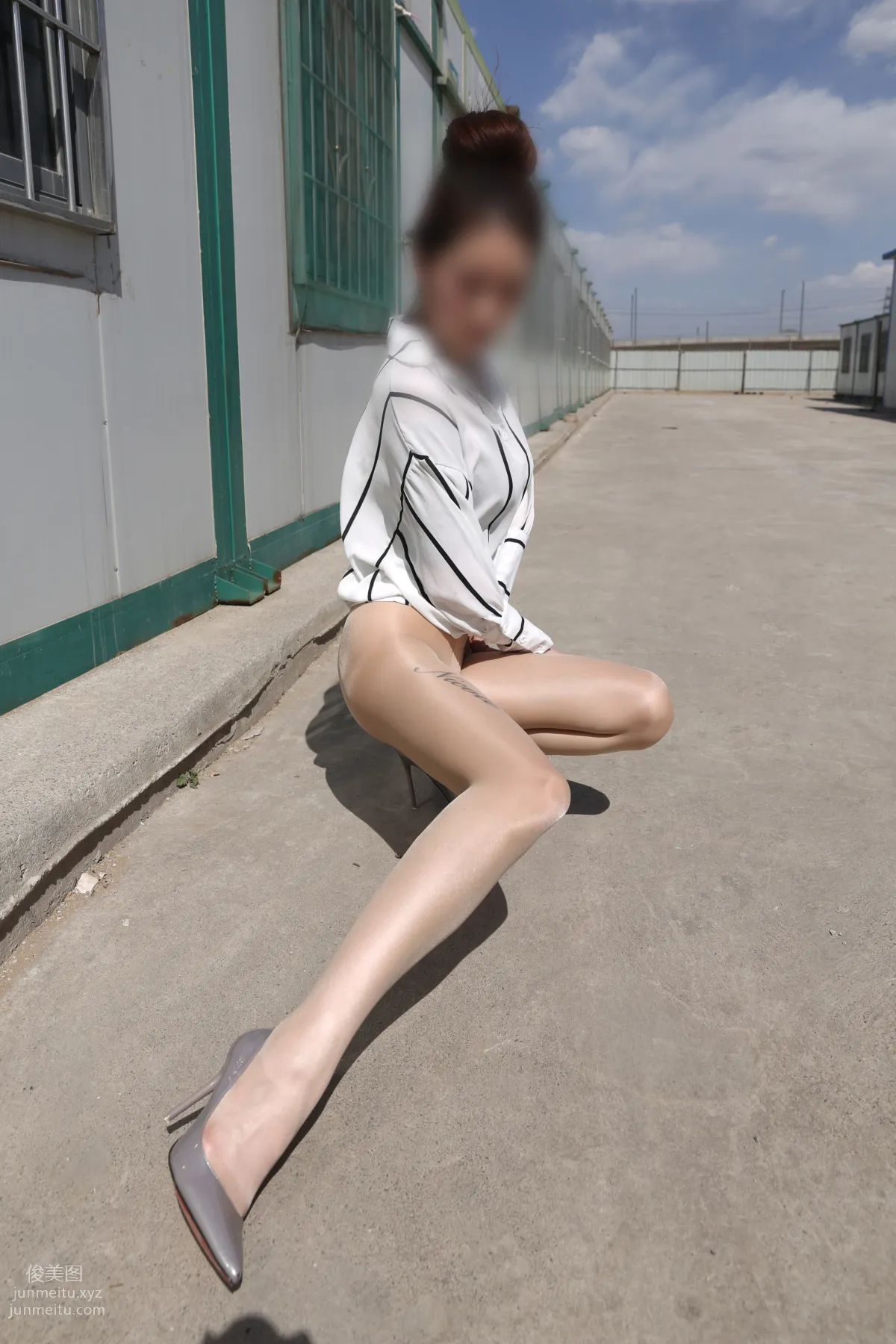 [Nicole絲足寫真] NO.002 廠區-2 肉絲美臀 [133P] 17