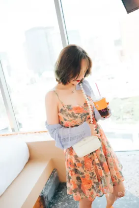021.[Loozy] -  Son Ye-Eun - Lover in Hotel[133P]