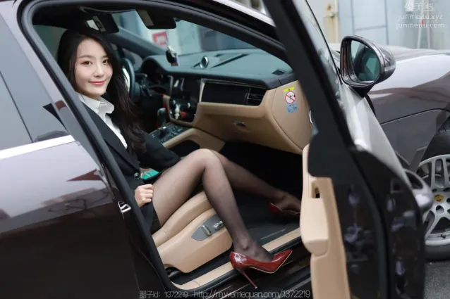 [IESS異思趣向] 2023.01.11 絲享家 1326 婉萍《美女專車》[88P]