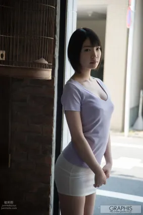[Graphis] 2017.06 每日一枚 Koharu Suzuki 鈴木心春