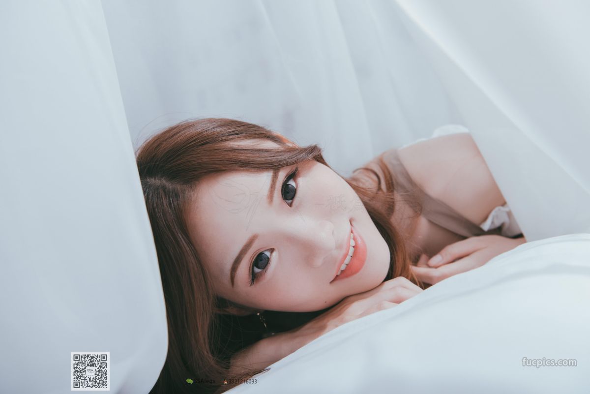 [SSA絲社] NO.003 我的公主床-肉絲裸足特寫 1