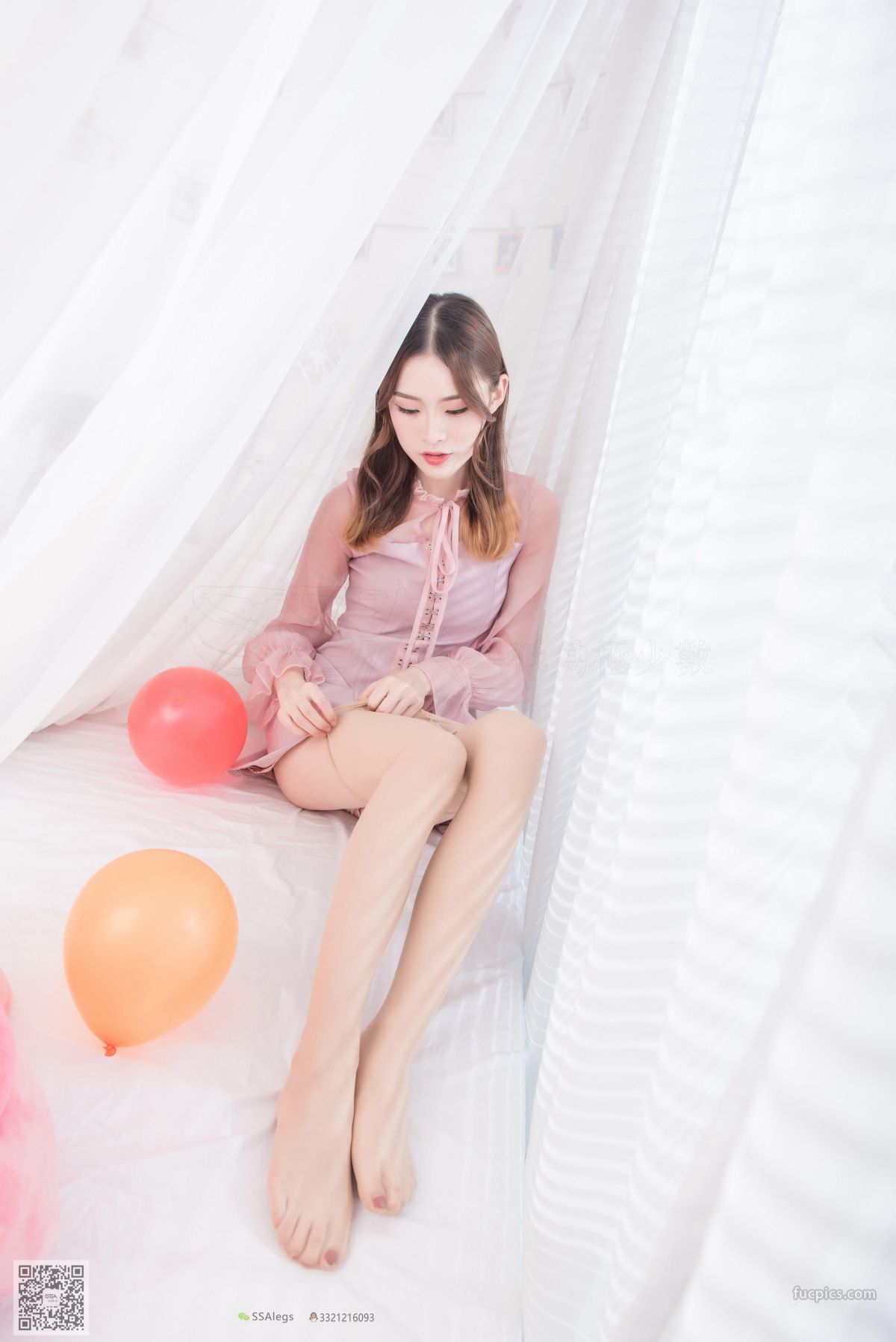 [SSA絲社] NO.027 小琪琪肉色開檔絲襪_清純美女的誘惑 2