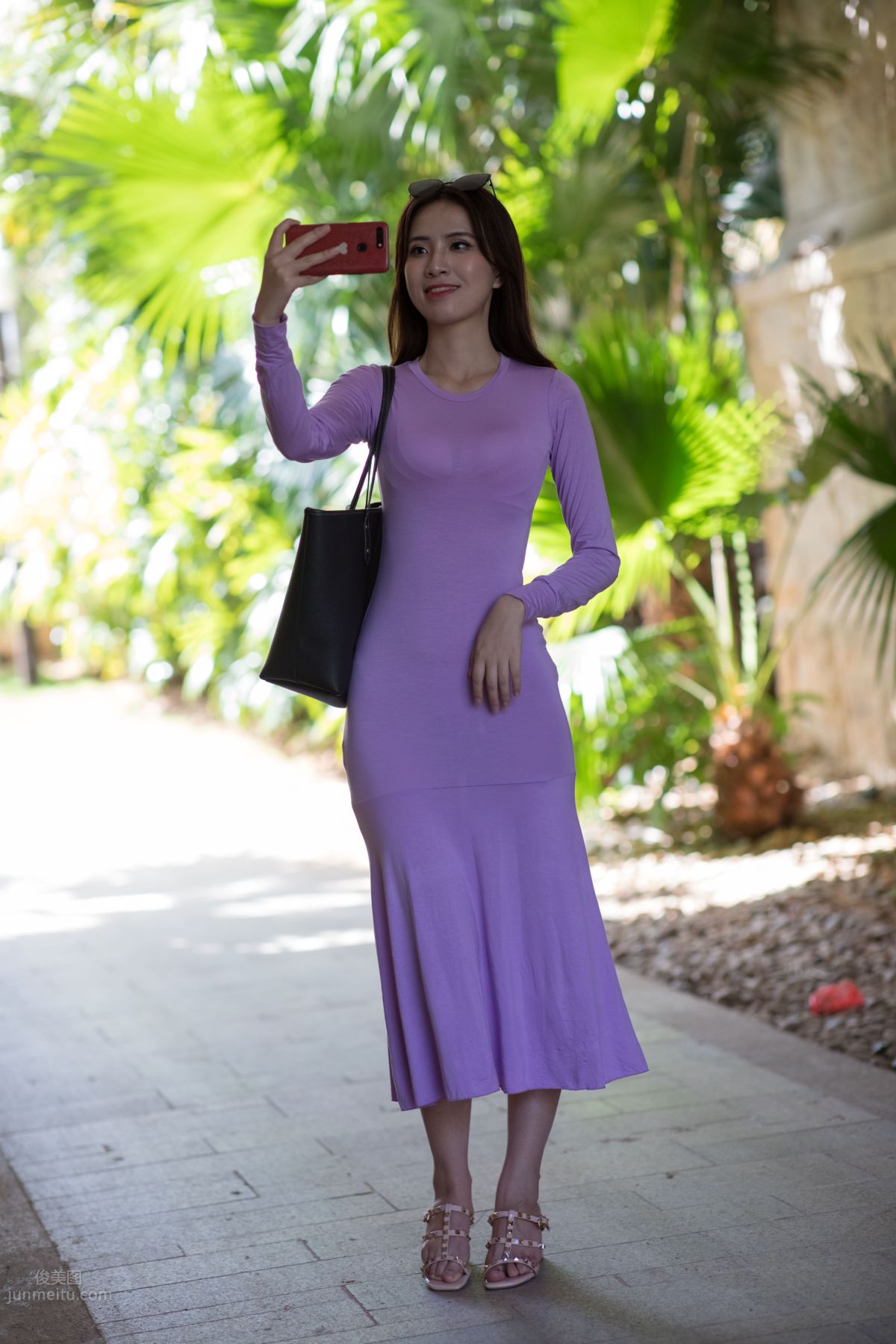 [魔鏡街拍] 038 紫色緊身連衣裙 377