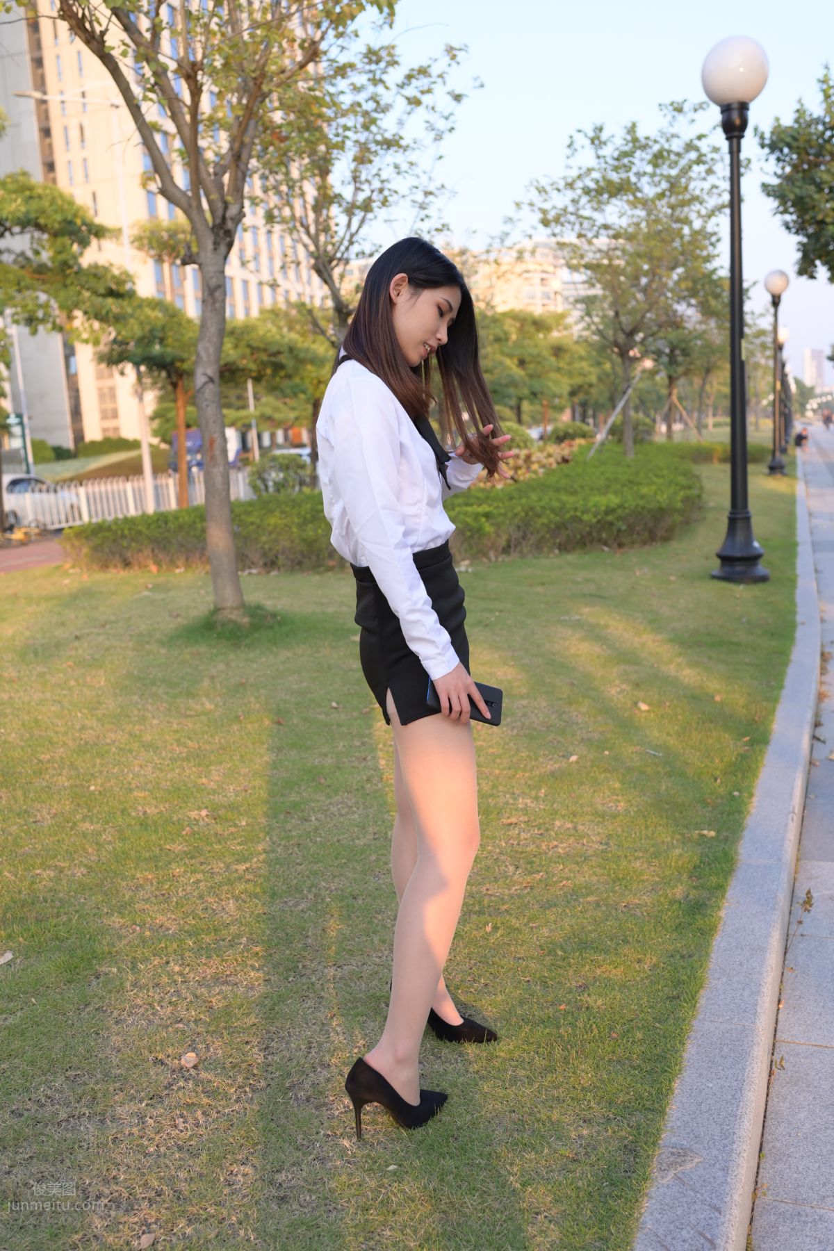 [魔鏡街拍] 082 SM_0006街拍肉絲高跟制服ol小姐姐 72