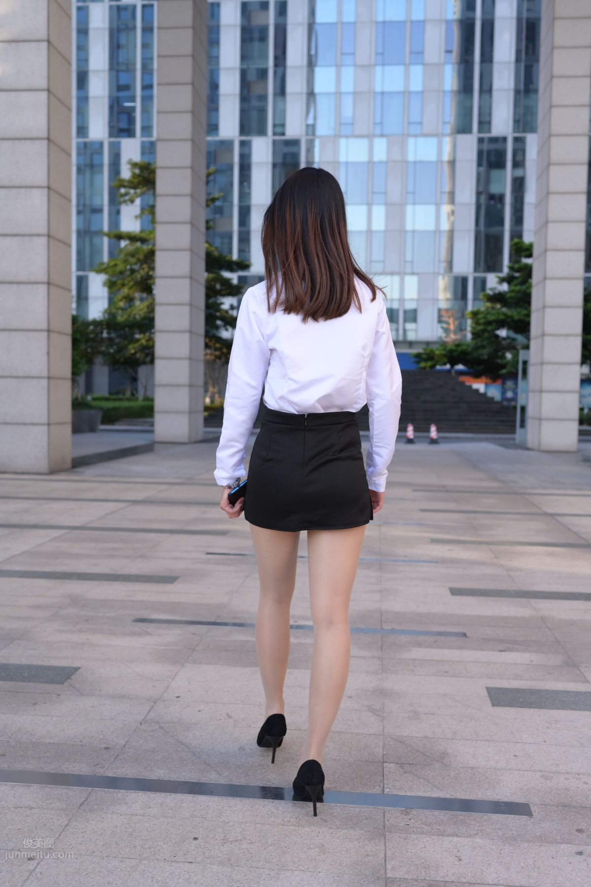 [魔鏡街拍] 082 SM_0006街拍肉絲高跟制服ol小姐姐 13