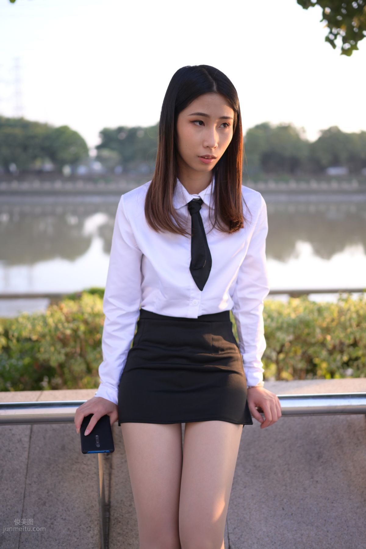[魔鏡街拍] 082 SM_0006街拍肉絲高跟制服ol小姐姐 50