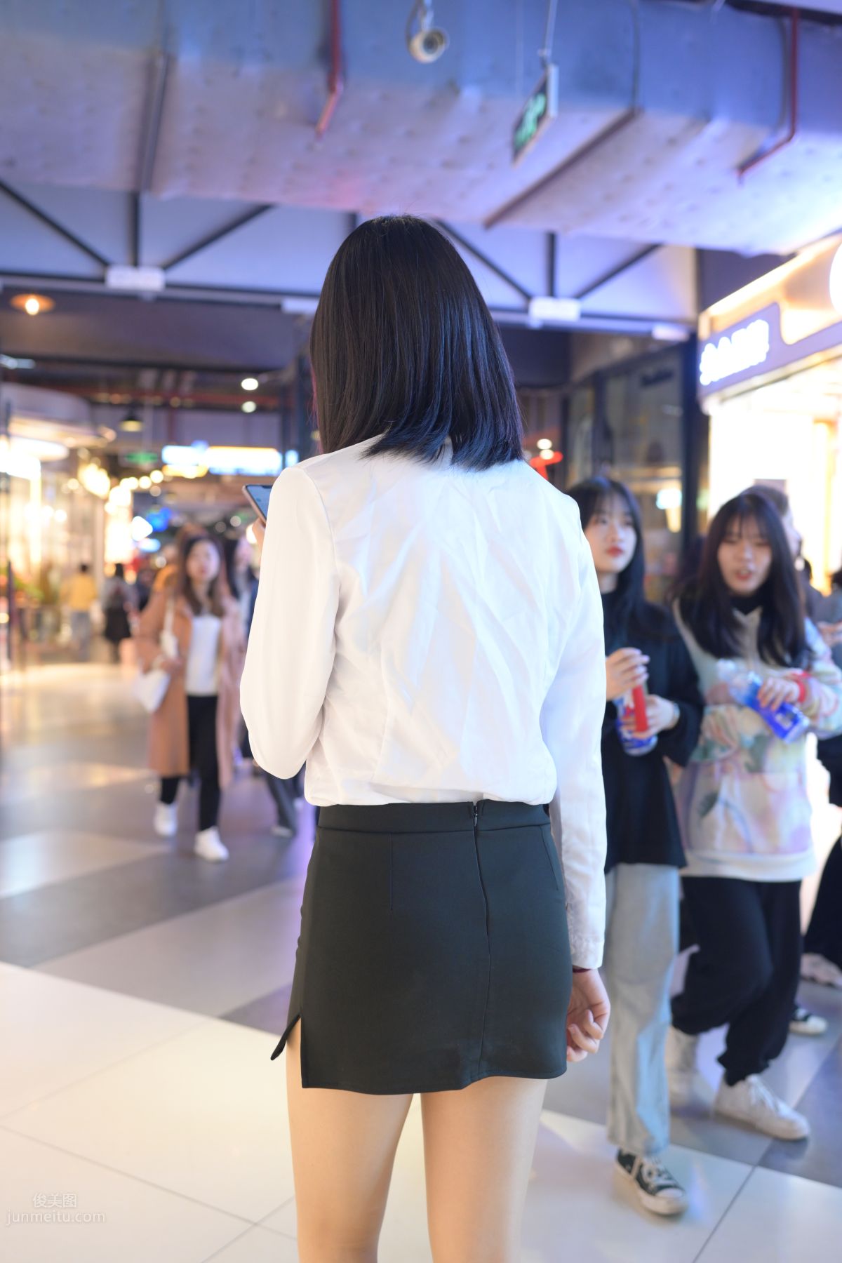 [魔鏡街拍] 084 程生街拍-商城推銷美女長腿肉絲制服 332