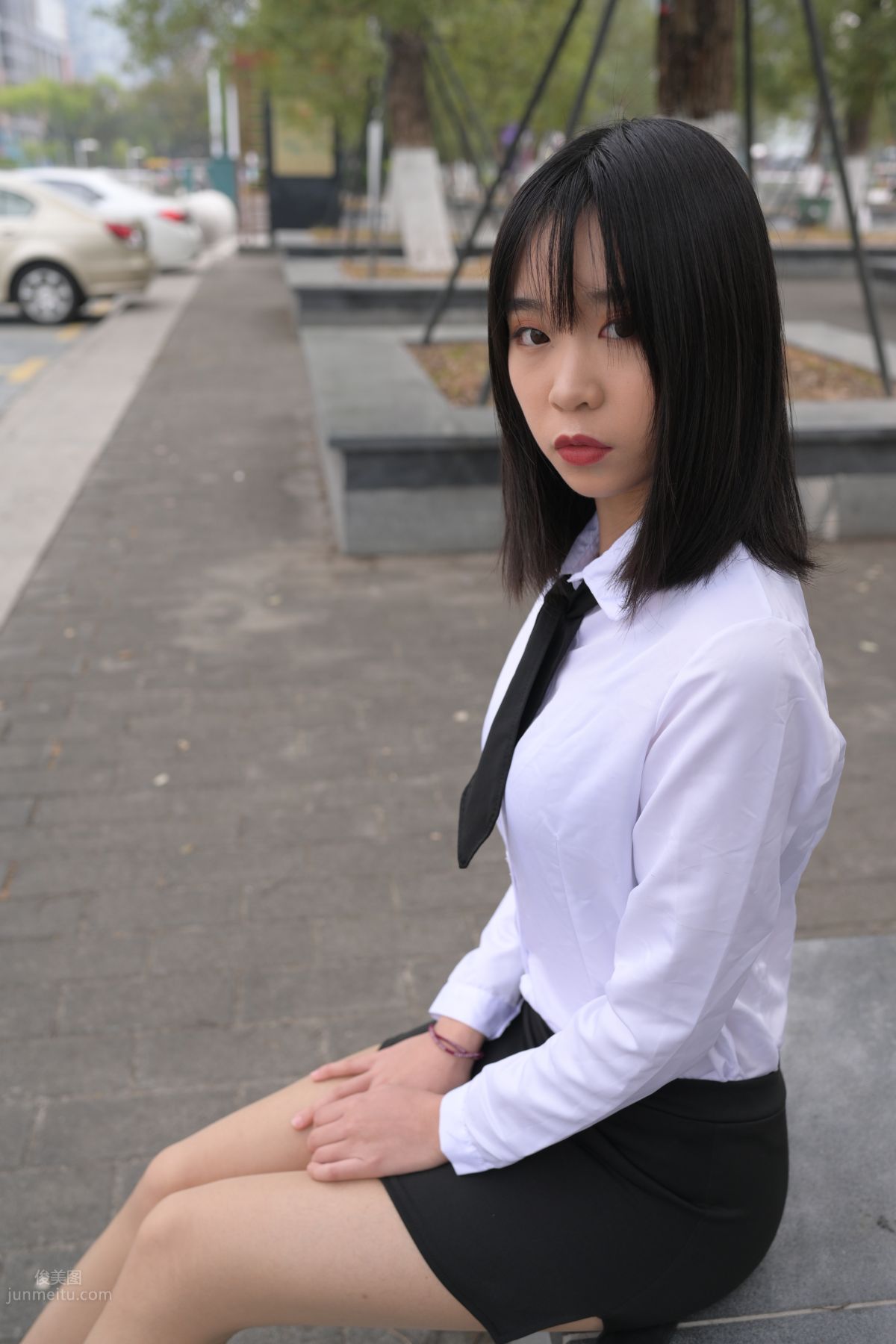 [魔鏡街拍] 084 程生街拍-商城推銷美女長腿肉絲制服 139