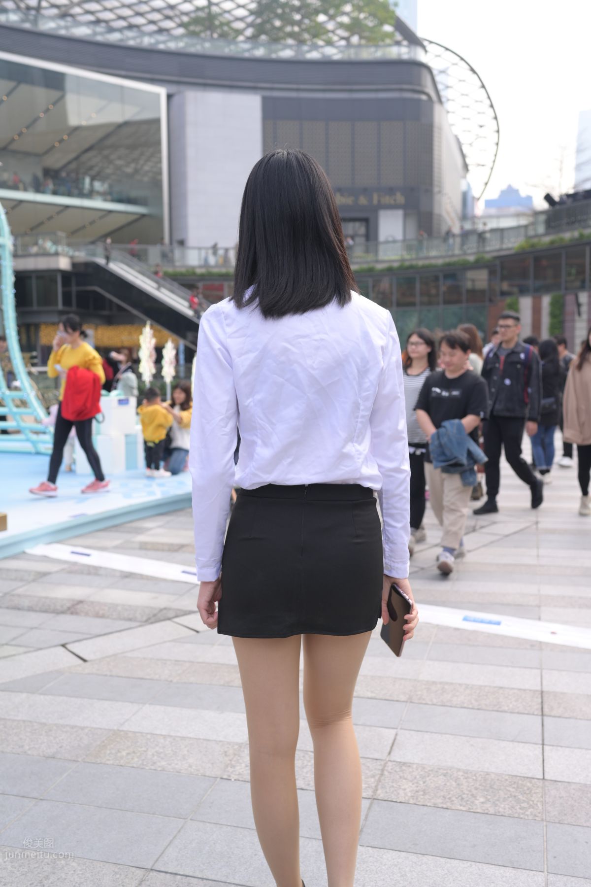 [魔鏡街拍] 084 程生街拍-商城推銷美女長腿肉絲制服 368