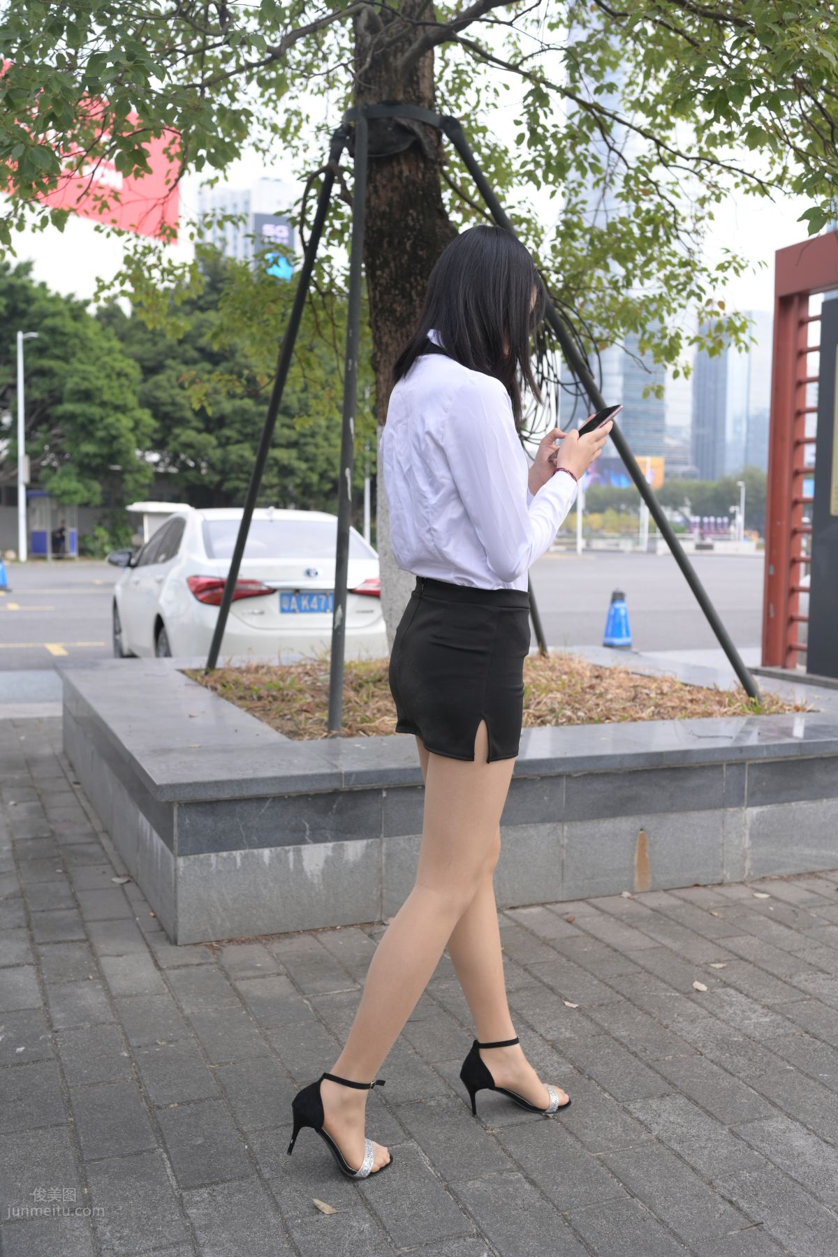 [魔鏡街拍] 084 程生街拍-商城推銷美女長腿肉絲制服 259