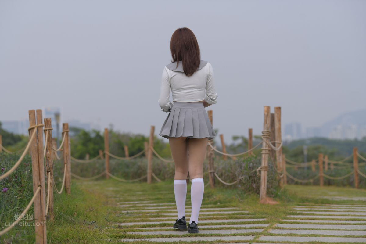 [魔鏡街拍] 095 性感動人的小百褶裙美女 77