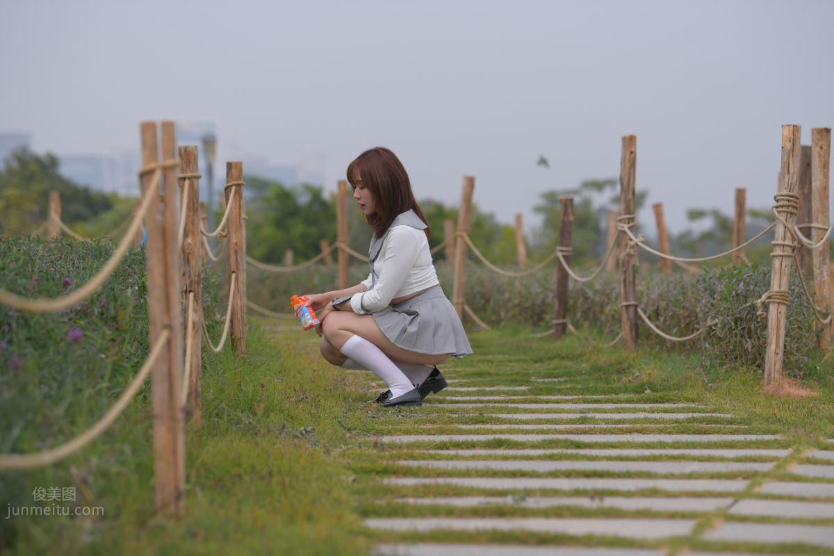 [魔鏡街拍] 095 性感動人的小百褶裙美女 143