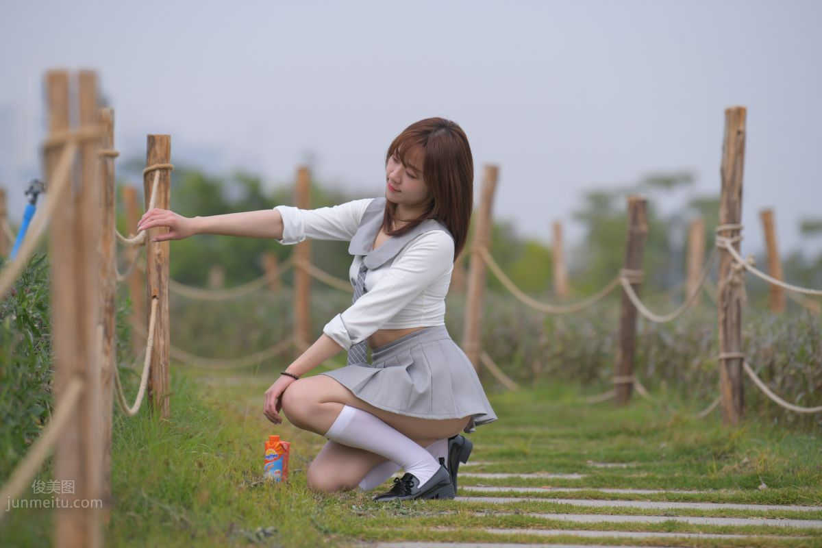 [魔鏡街拍] 095 性感動人的小百褶裙美女 156