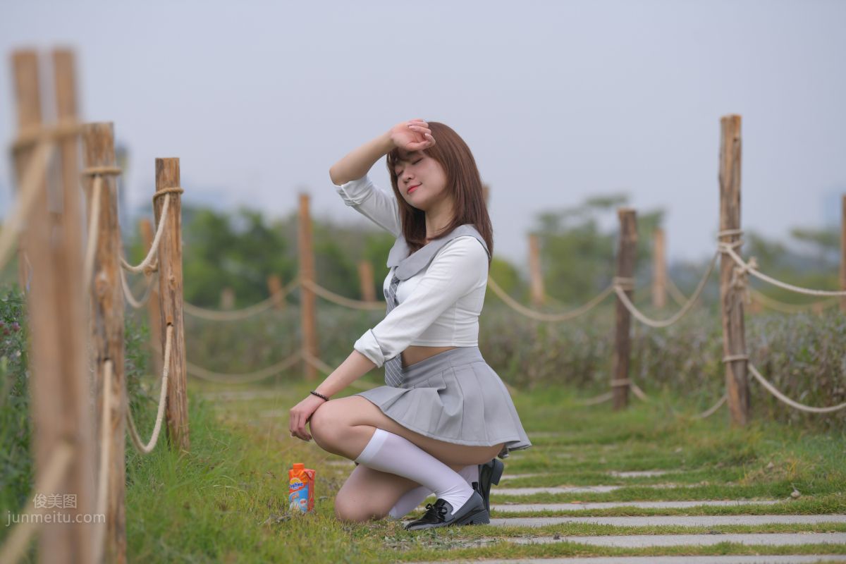 [魔鏡街拍] 095 性感動人的小百褶裙美女 159