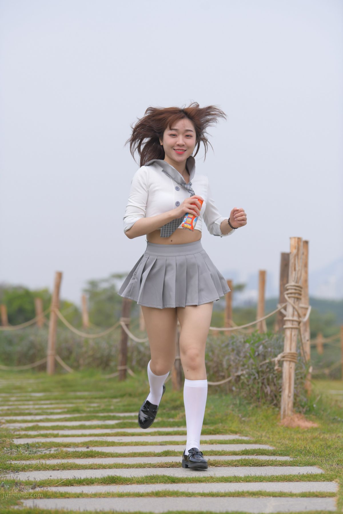 [魔鏡街拍] 095 性感動人的小百褶裙美女 177