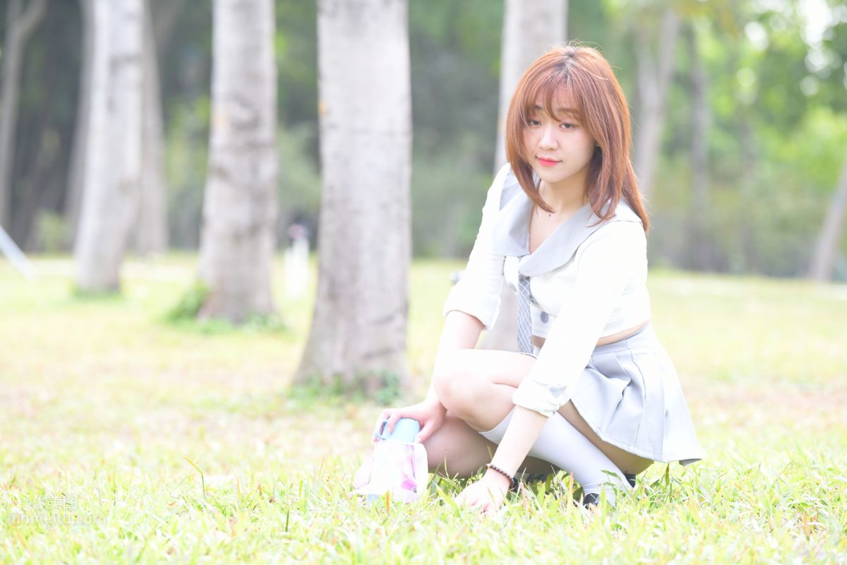 [魔鏡街拍] 095 性感動人的小百褶裙美女 201