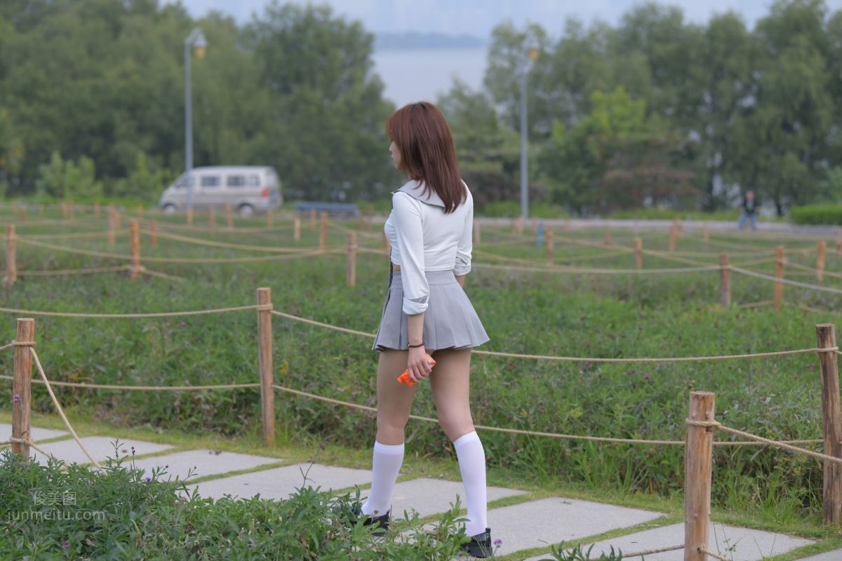 [魔鏡街拍] 095 性感動人的小百褶裙美女 239