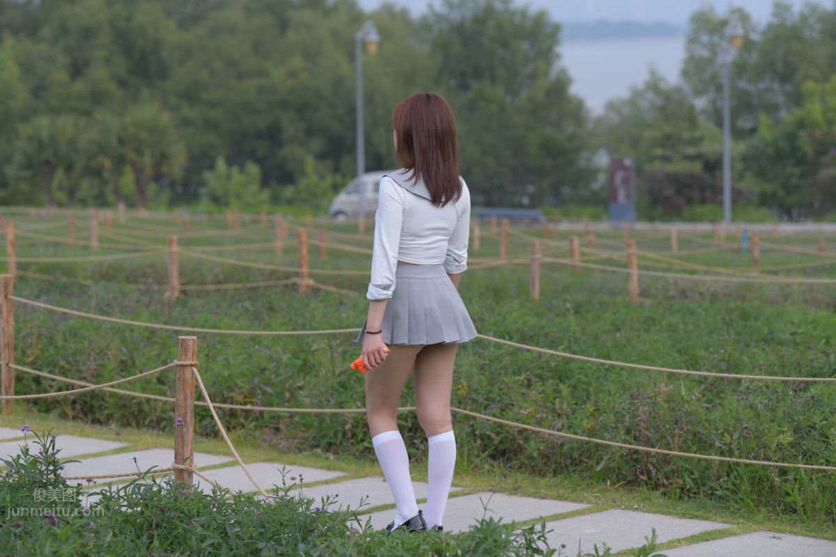 [魔鏡街拍] 095 性感動人的小百褶裙美女 241