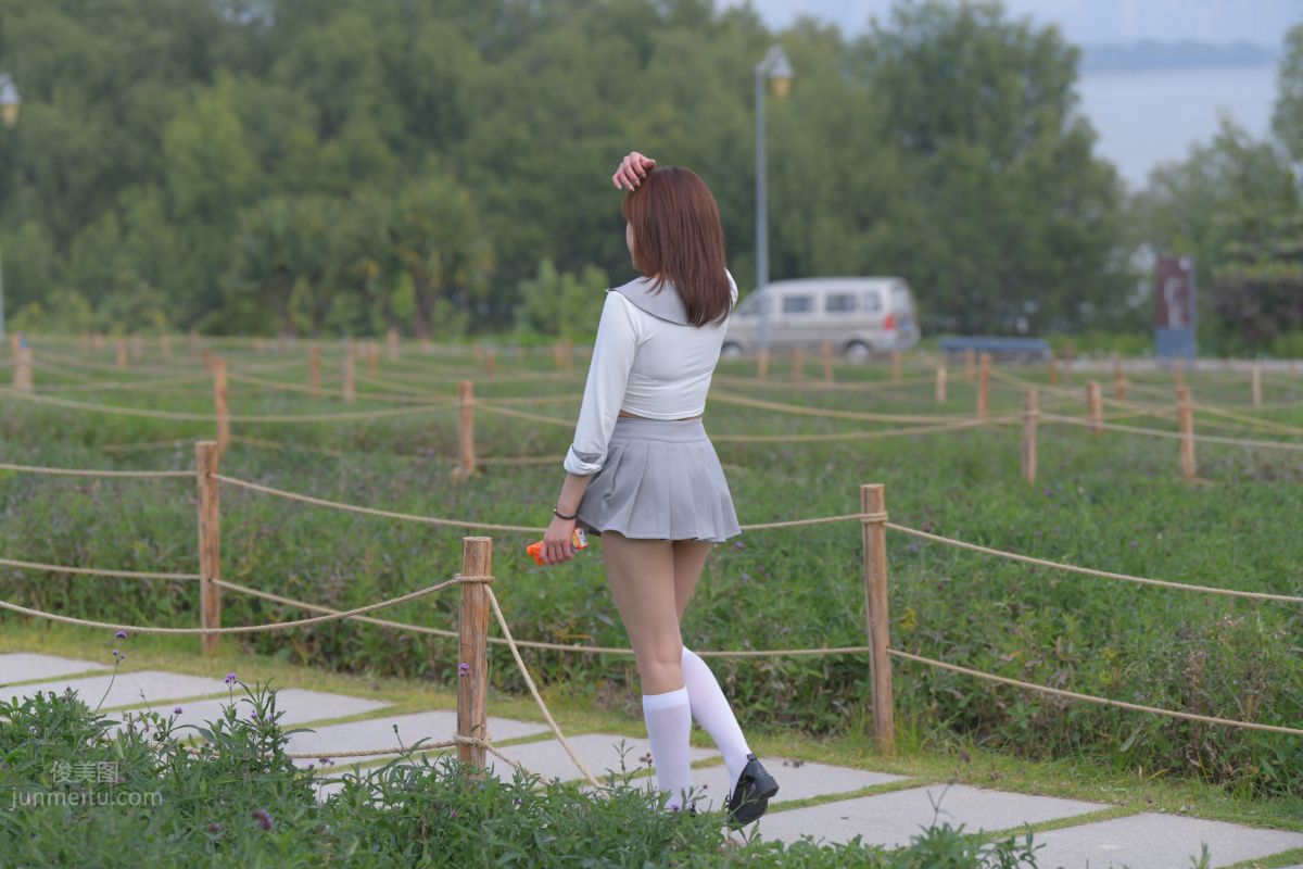 [魔鏡街拍] 095 性感動人的小百褶裙美女 244