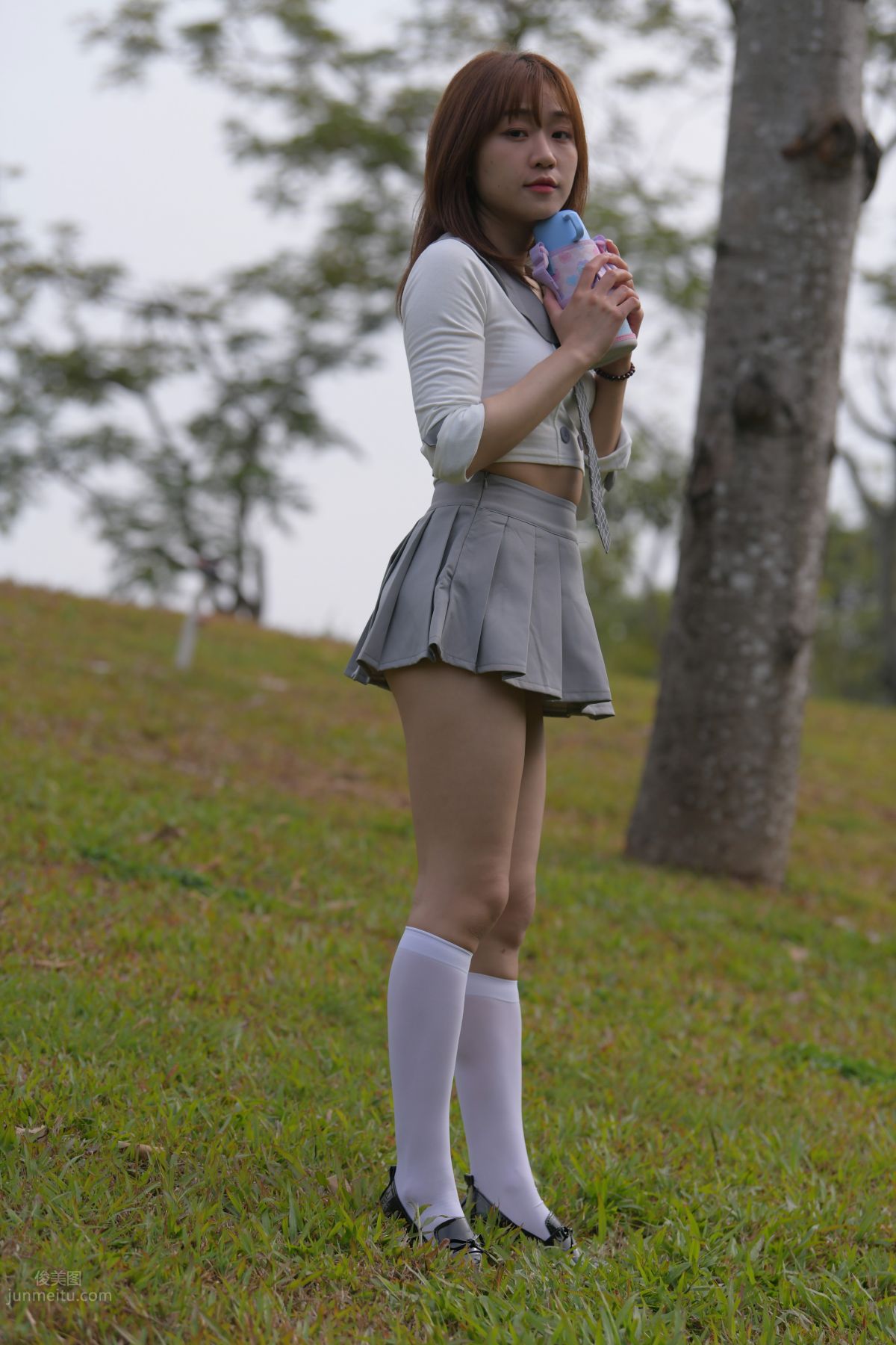 [魔鏡街拍] 095 性感動人的小百褶裙美女 261