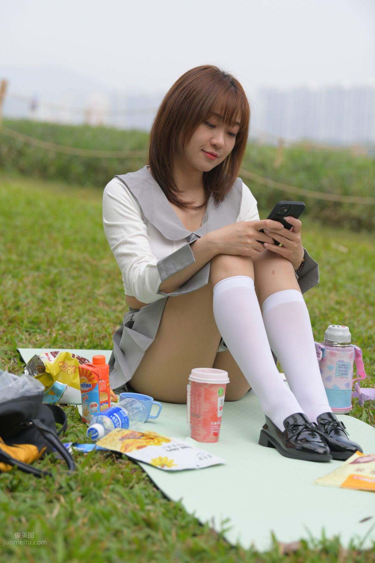 [魔鏡街拍] 095 性感動人的小百褶裙美女 435