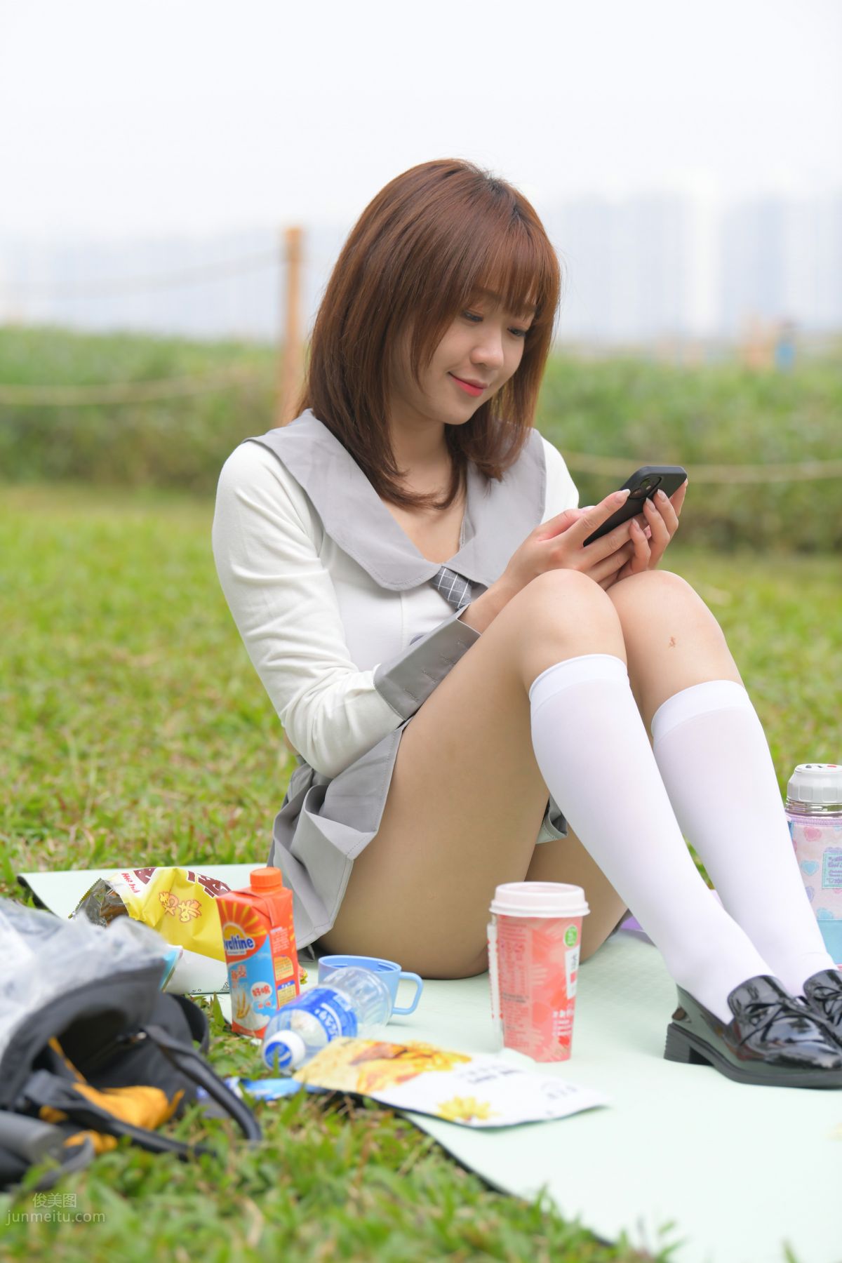 [魔鏡街拍] 095 性感動人的小百褶裙美女 437