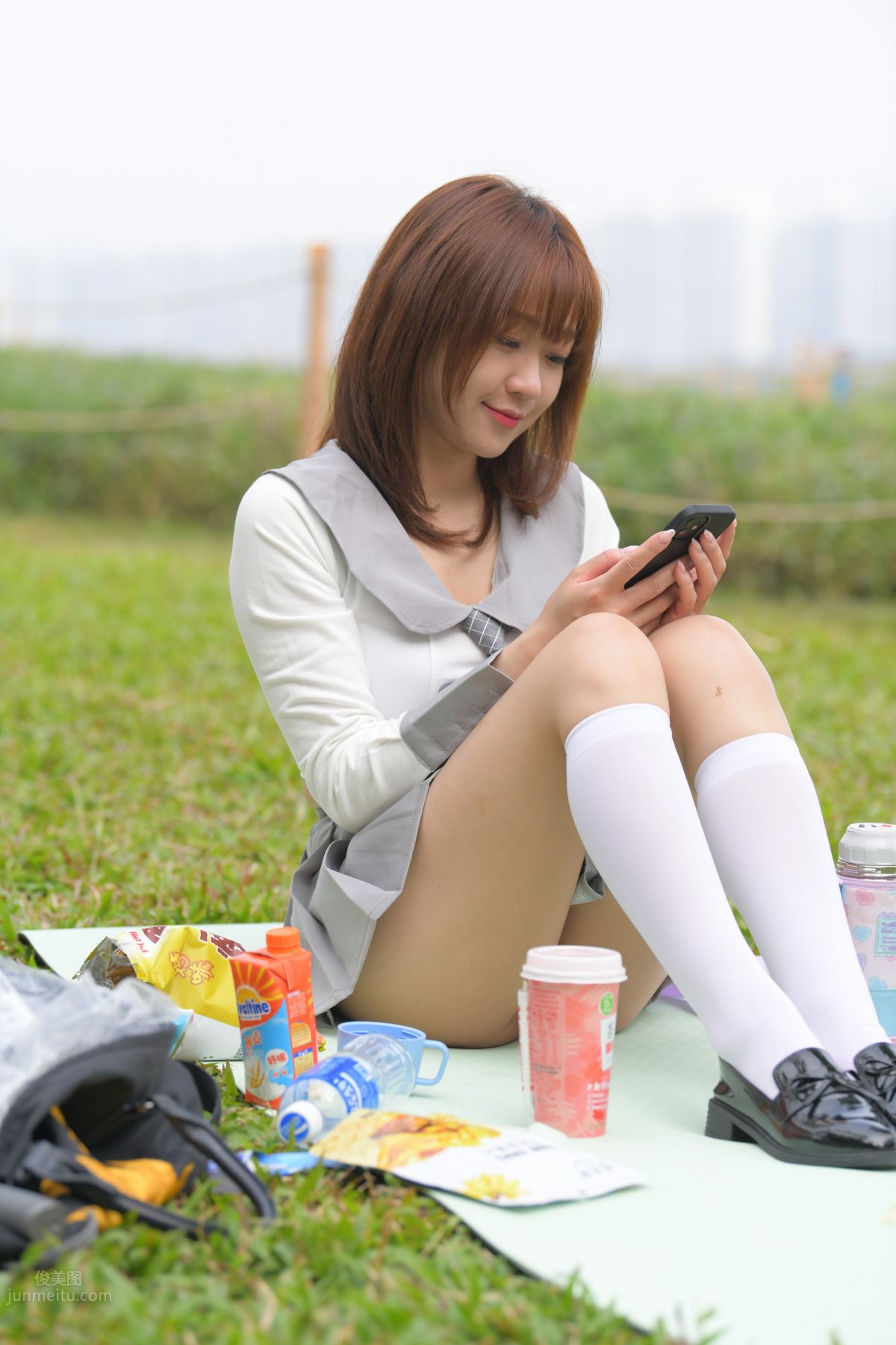 [魔鏡街拍] 095 性感動人的小百褶裙美女 438