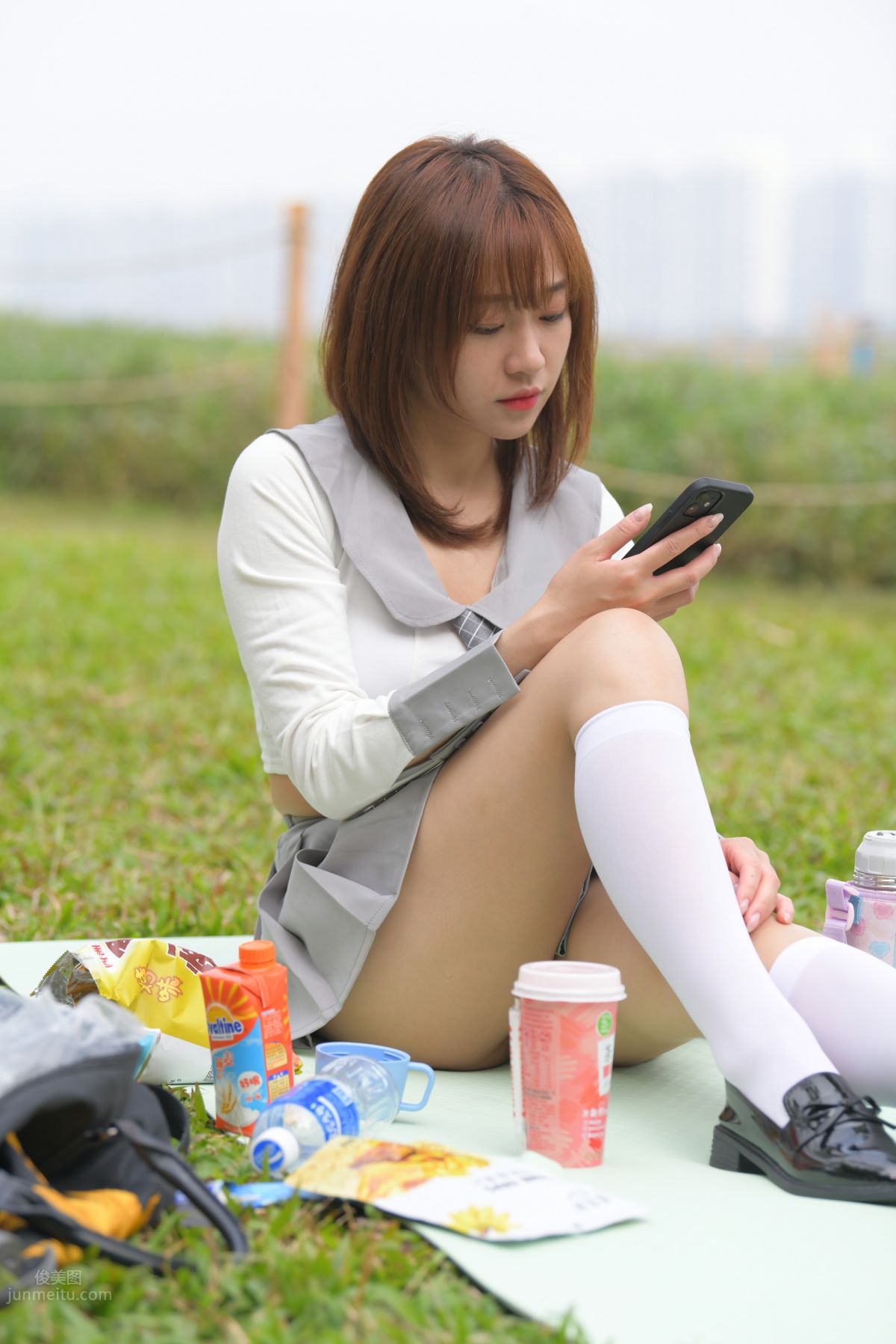 [魔鏡街拍] 095 性感動人的小百褶裙美女 439