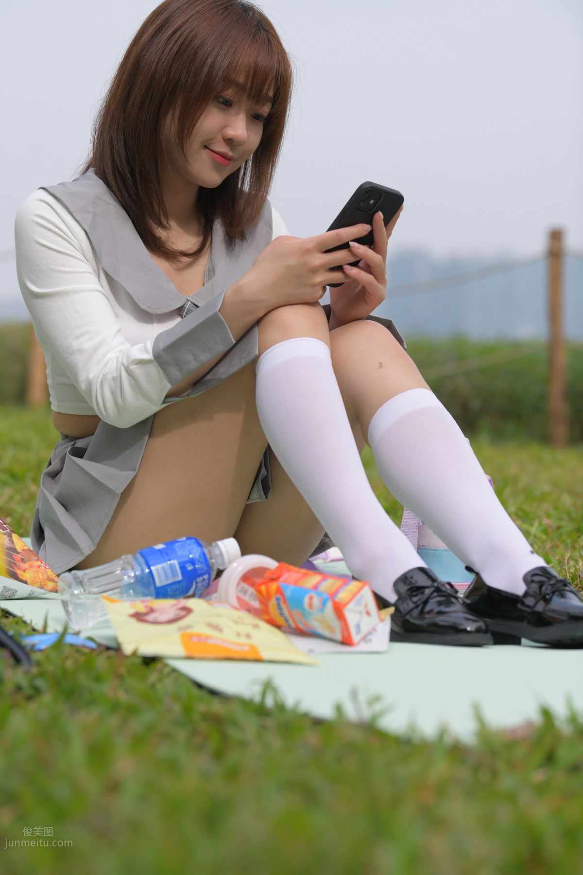 [魔鏡街拍] 095 性感動人的小百褶裙美女 441