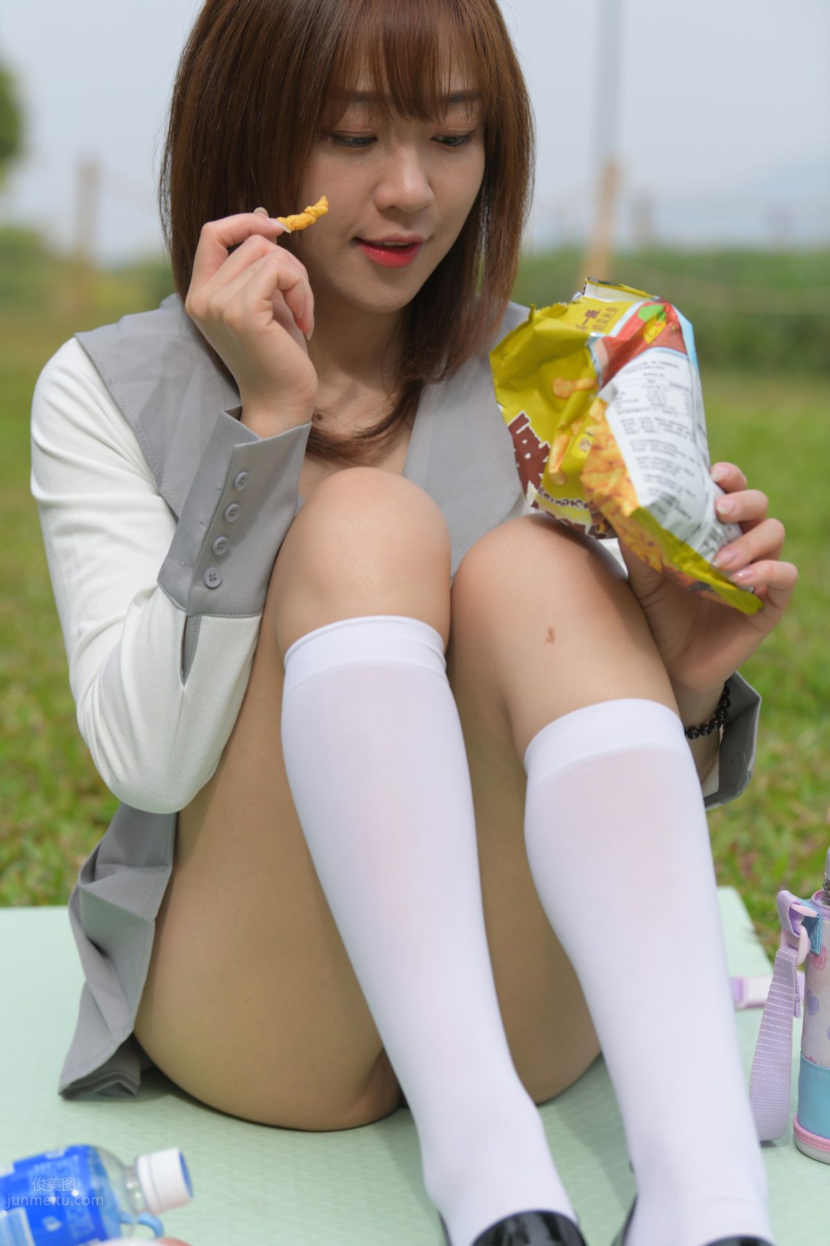 [魔鏡街拍] 095 性感動人的小百褶裙美女 442