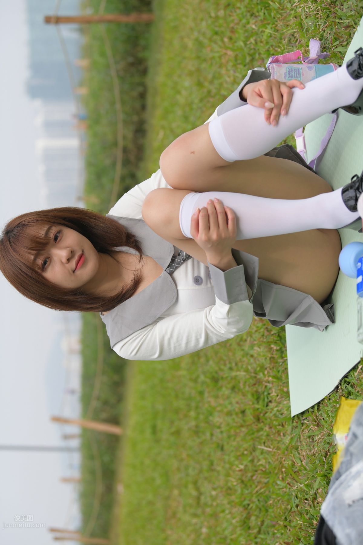 [魔鏡街拍] 095 性感動人的小百褶裙美女 449