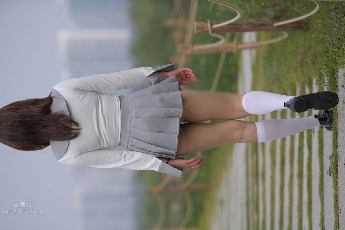 [魔鏡街拍] 095 性感動人的小百褶裙美女 467