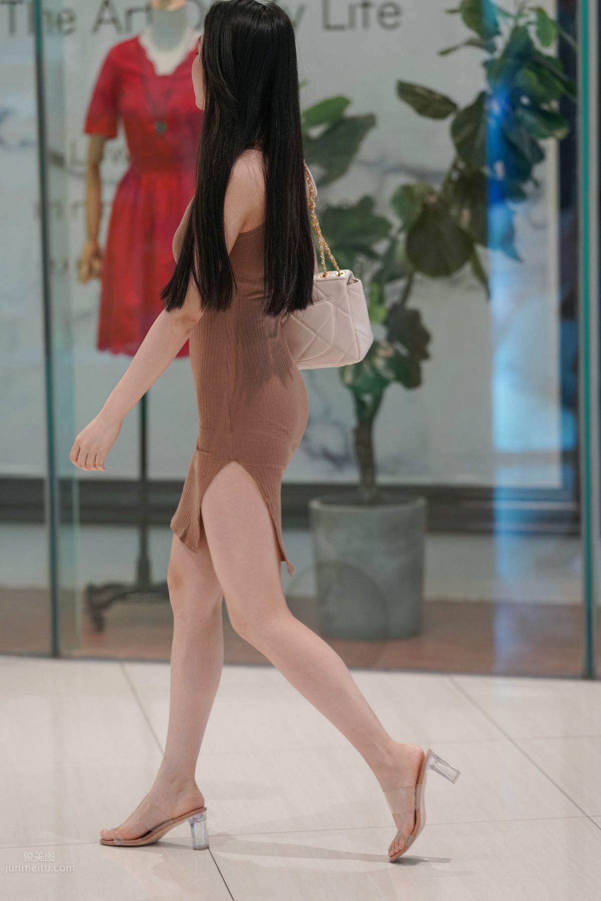 [魔鏡街拍] 114 凱恩街拍作品 搭讪包臀裙美女 24