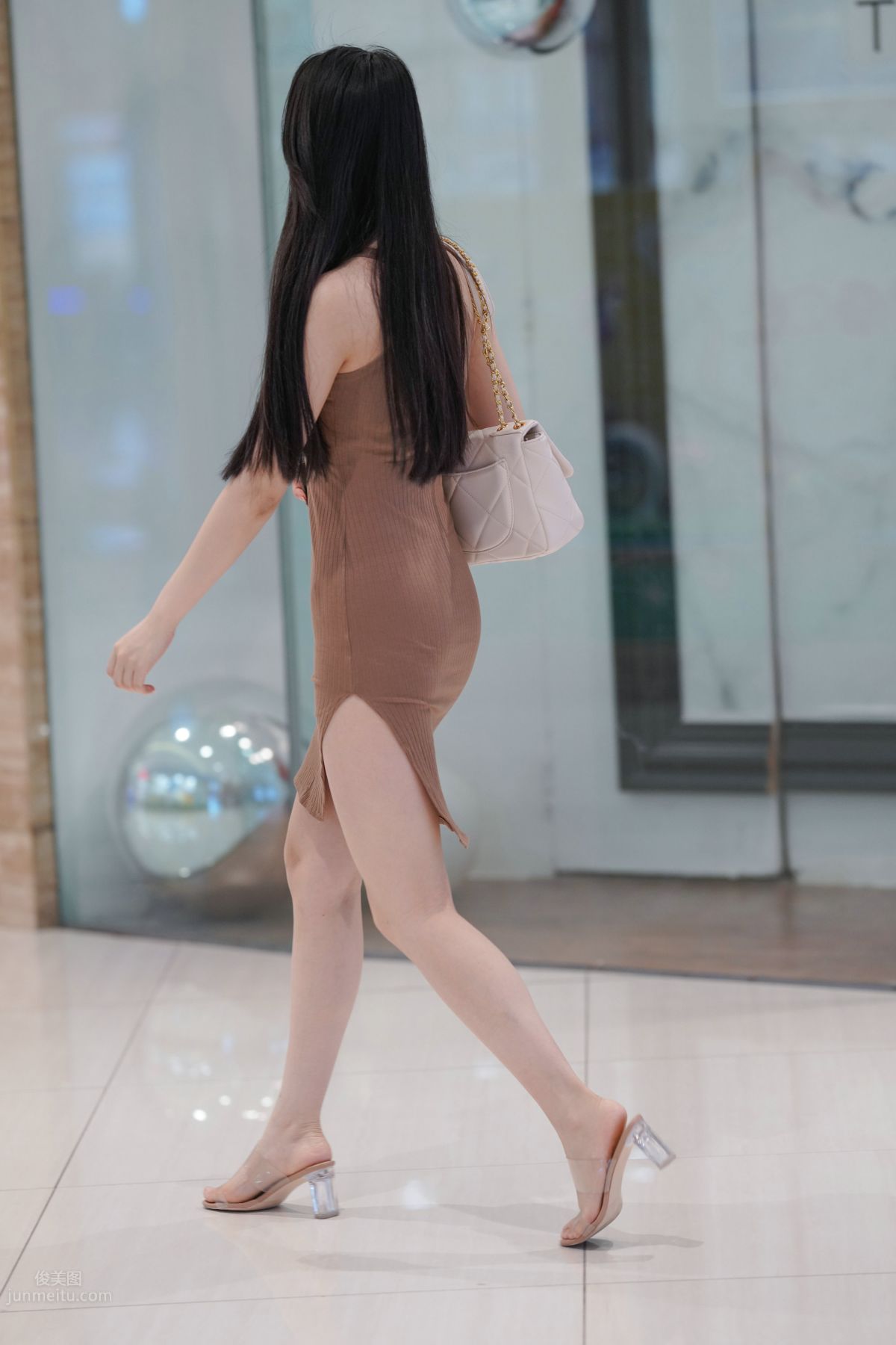 [魔鏡街拍] 114 凱恩街拍作品 搭讪包臀裙美女 27