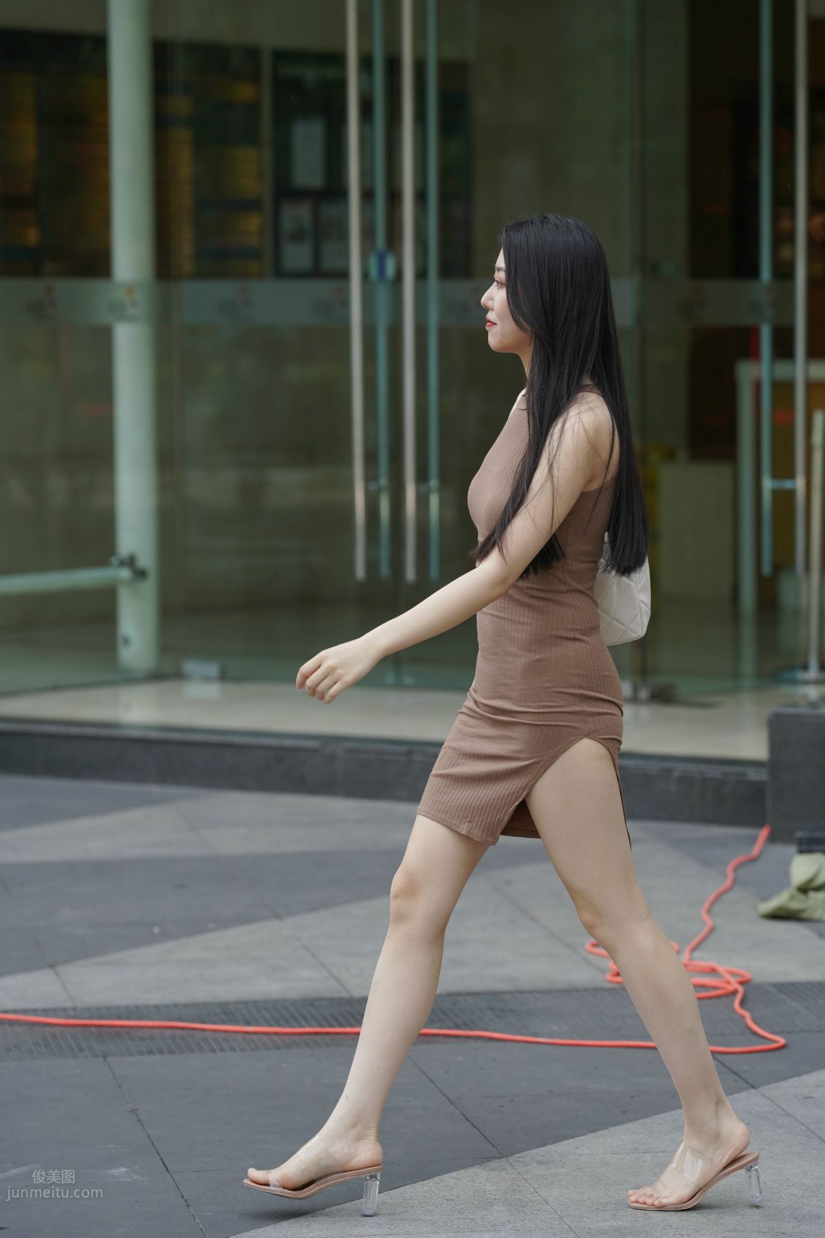 [魔鏡街拍] 114 凱恩街拍作品 搭讪包臀裙美女 58