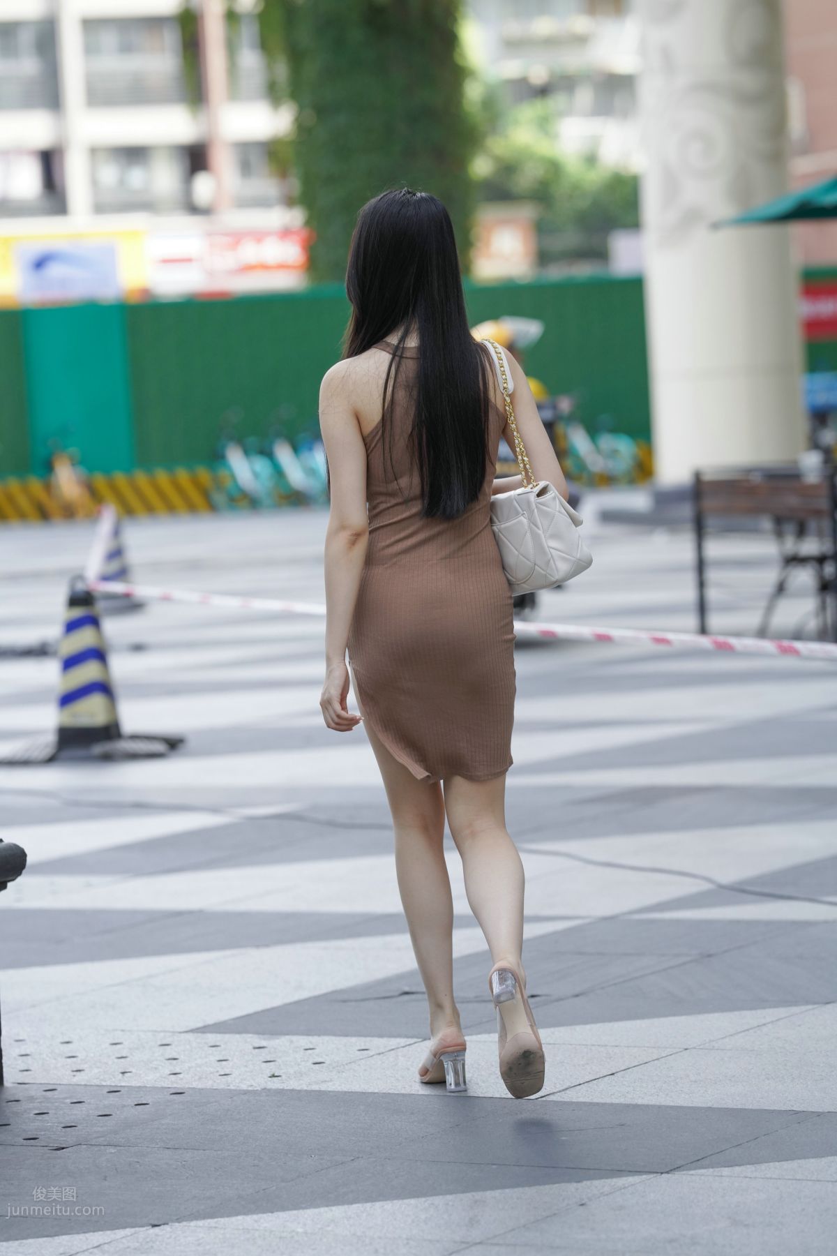 [魔鏡街拍] 114 凱恩街拍作品 搭讪包臀裙美女 65