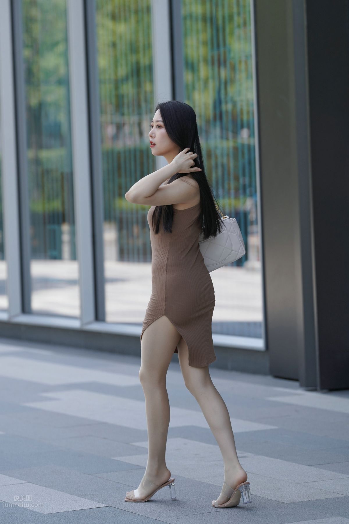 [魔鏡街拍] 114 凱恩街拍作品 搭讪包臀裙美女 95
