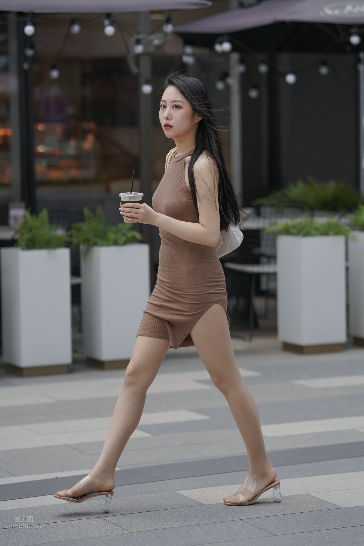 [魔鏡街拍] 114 凱恩街拍作品 搭讪包臀裙美女 260