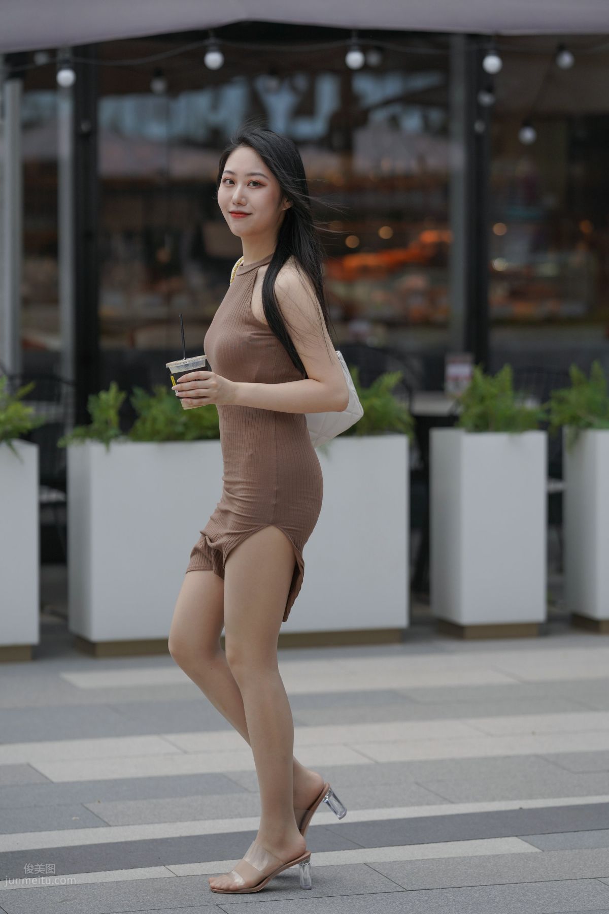 [魔鏡街拍] 114 凱恩街拍作品 搭讪包臀裙美女 264