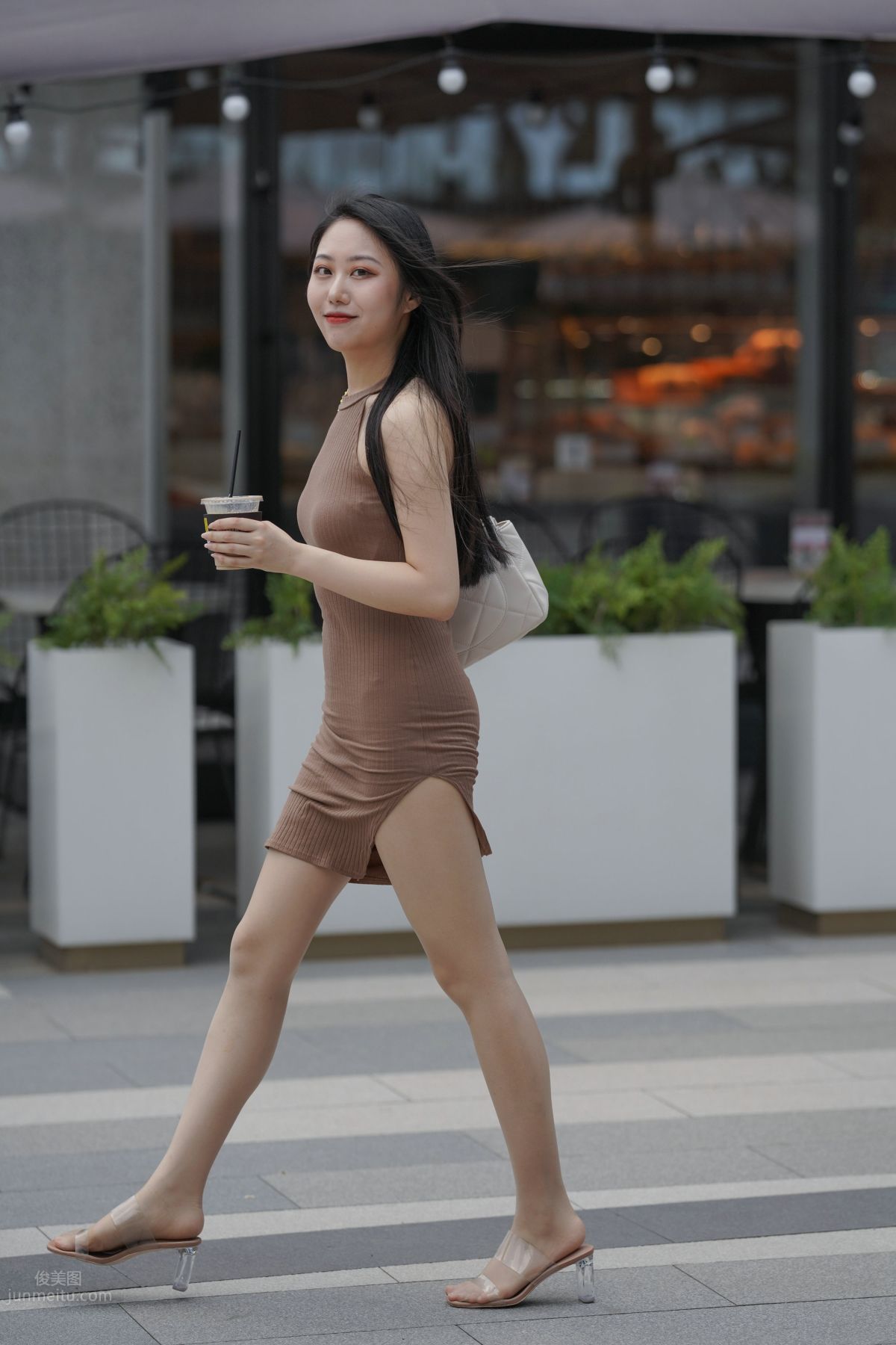 [魔鏡街拍] 114 凱恩街拍作品 搭讪包臀裙美女 265